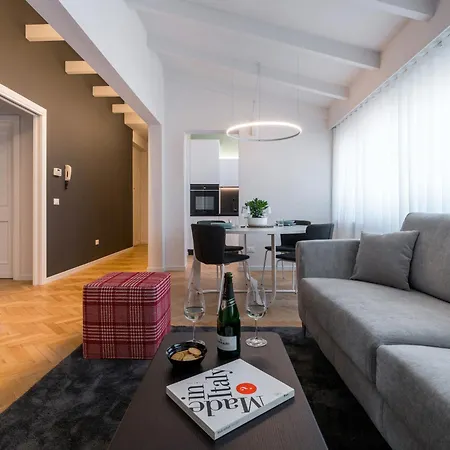 Appartement Chiaroscuro By Al *