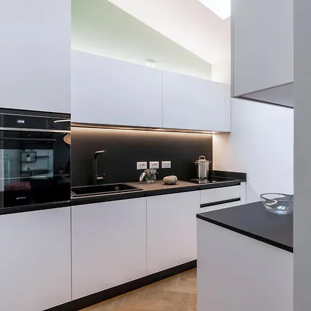 Apartman Chiaroscuro By Al *