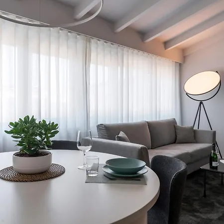 Apartman Chiaroscuro By Al Brescia