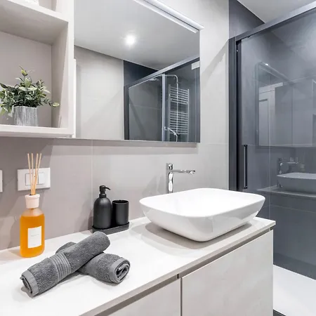 Apartman Chiaroscuro By Al